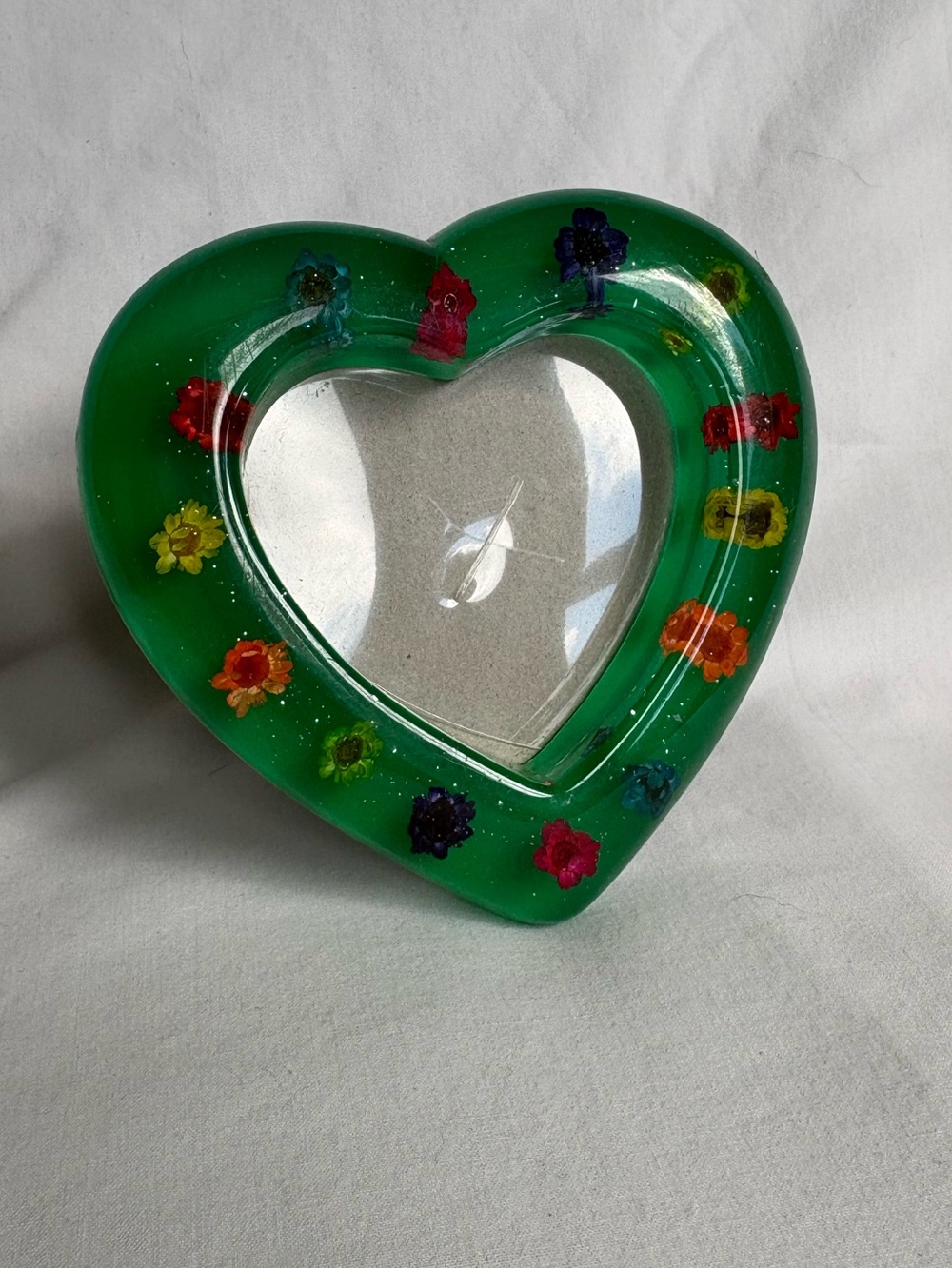 Green Resin Heart Photo Frame with Pressed Flowers 3x3 Decorative Frame